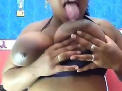 Fat ebony slut shows off her big