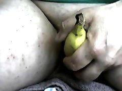 Horny arab girl using a banana up